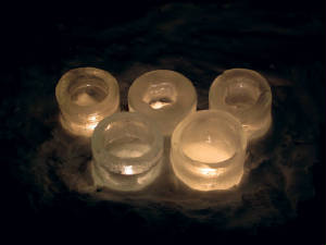 Image: Olympic Ring glistenarias with candles